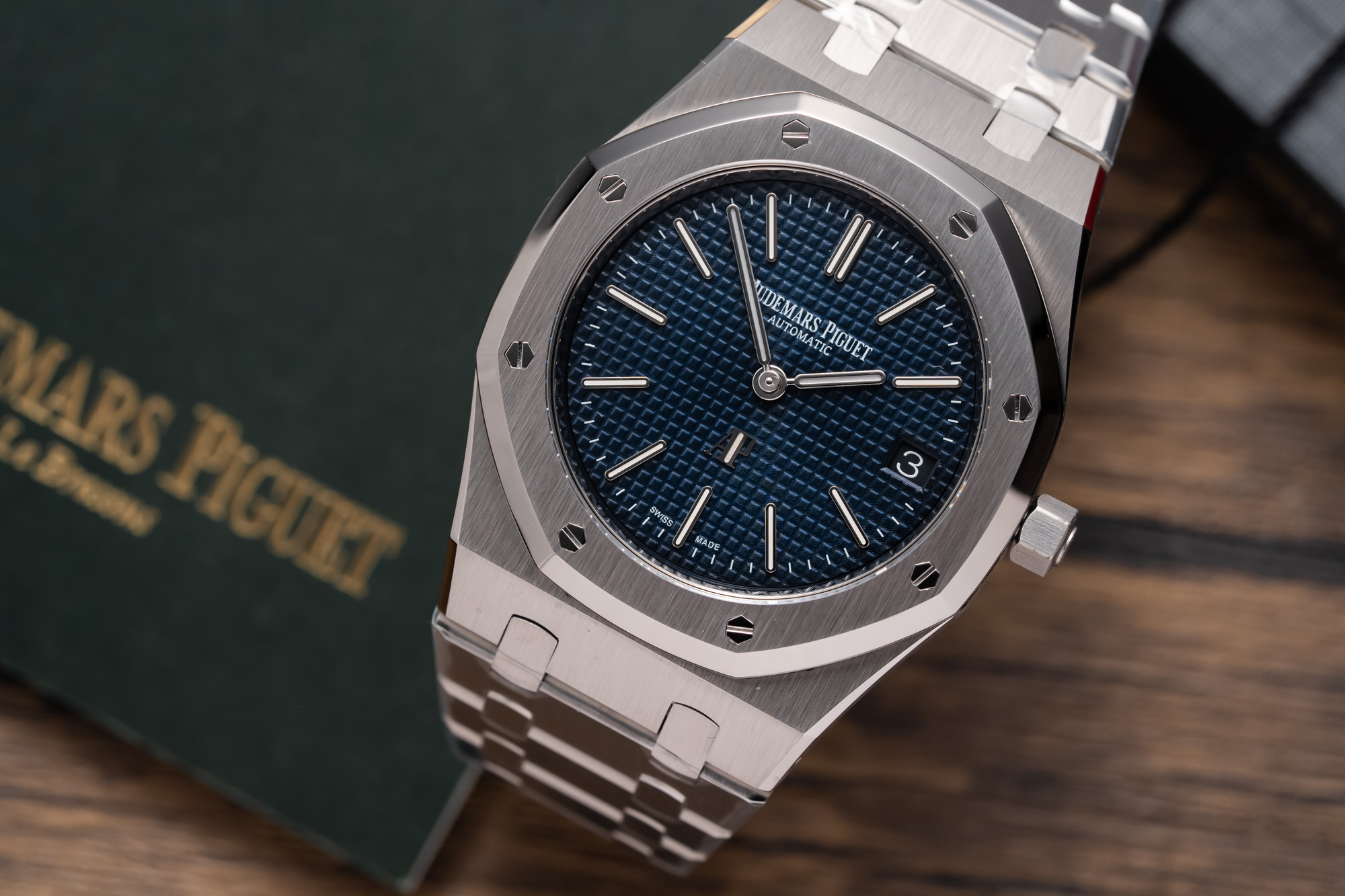 Audemars Piguet Royal Oak Jumbo Extra-Thin 15202 39MM Mặt Xanh ZF Factory Rep 1:1