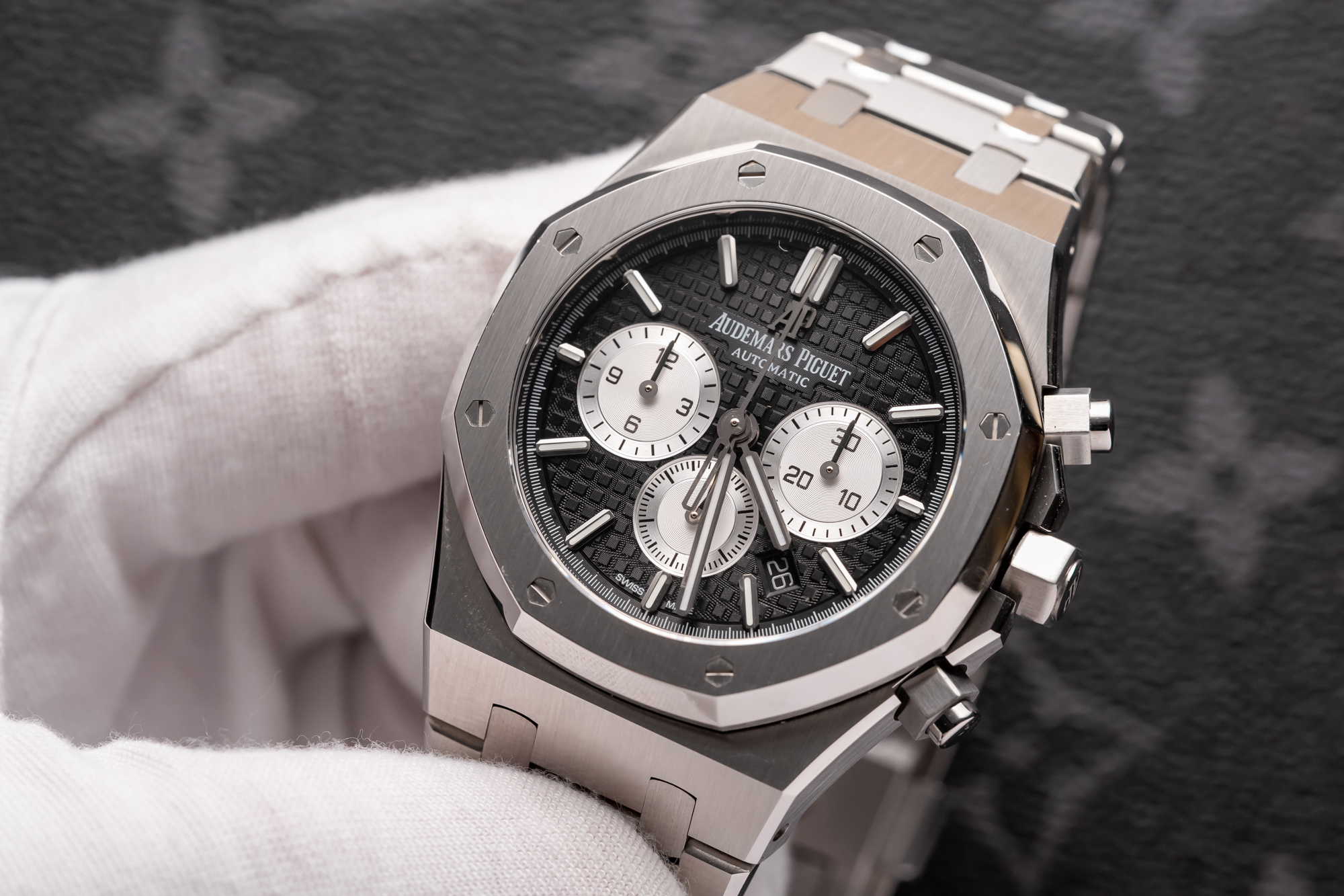 Audemars Piguet Royal Oak Selfwinding Chronograph Mặt số đen 26331 Rep 1:1 SKU: 26331ST.OO.1220ST.02