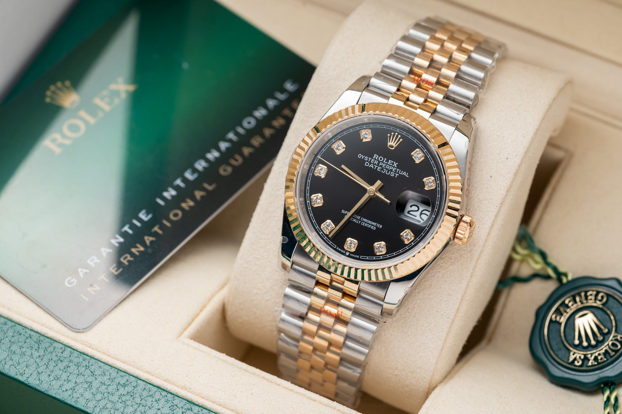 Rolex Datejust 36MM 126233 Mặt Đen Dây Demi Bọc Vàng 10K Rep 1:1